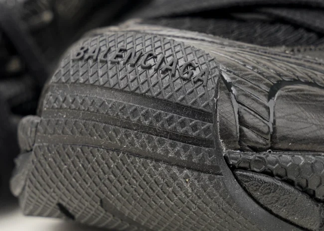 Balenciaga 3XL Sneaker in black