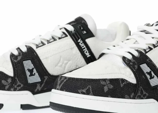 1745388681-ClLOkNFuE42g.webp LV Trainer White Black