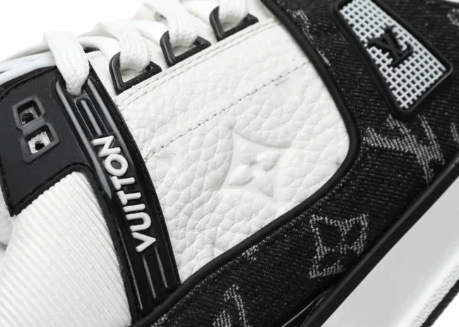 1745388690-UGdEc027ABHS.webp LV Trainer White Black
