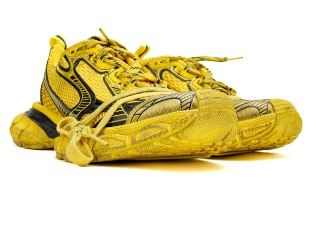 Balenciaga 3XL Sneaker in black/yellow