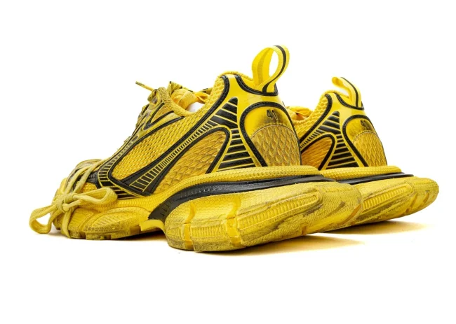 Balenciaga 3XL Sneaker in black/yellow