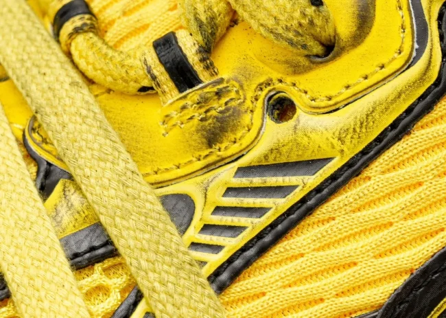 Balenciaga 3XL Sneaker in black/yellow