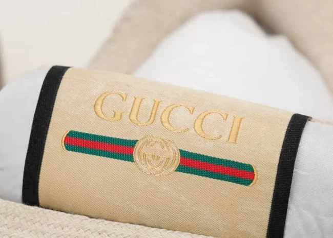 GUCCl  Screener WOMEN'S SCREENER SNEAKER