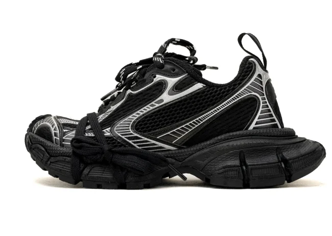 Balenciaga 3XL Sneaker in silver/black