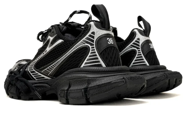 Balenciaga 3XL Sneaker in silver/black