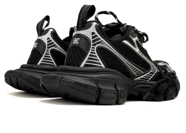 Balenciaga 3XL Sneaker in silver/black