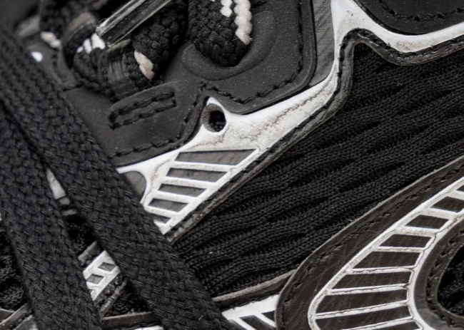 Balenciaga 3XL Sneaker in silver/black