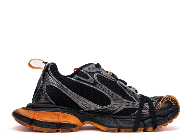 Balenciaga 3XL Sneaker in black/orange