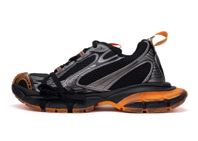 Balenciaga 3XL Sneaker in black/orange