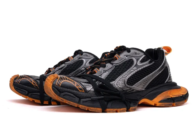 Balenciaga 3XL Sneaker in black/orange