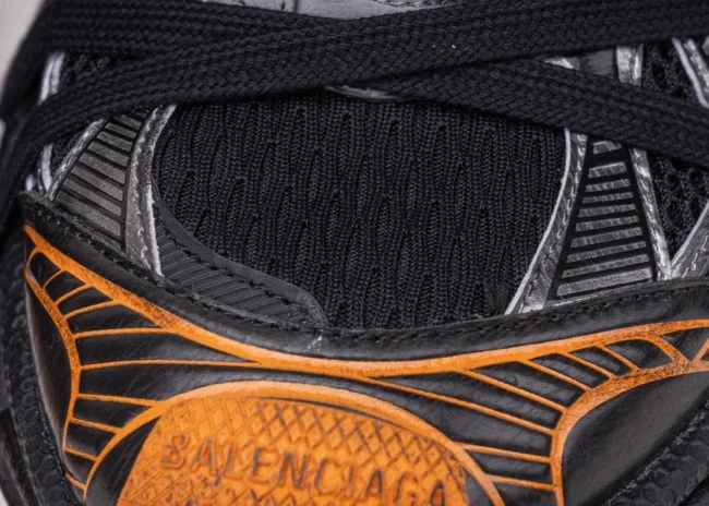 Balenciaga 3XL Sneaker in black/orange
