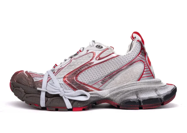Balenciaga 3XL Sneaker in silver-red-mud-dyed colorway