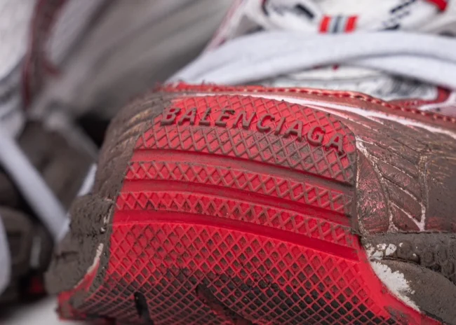 Balenciaga 3XL Sneaker in silver-red-mud-dyed colorway
