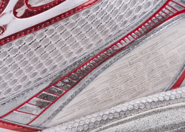 Balenciaga 3XL Sneaker in silver-red-mud-dyed colorway