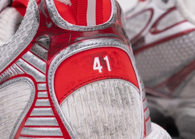 Balenciaga 3XL Sneaker in silver-red-mud-dyed colorway