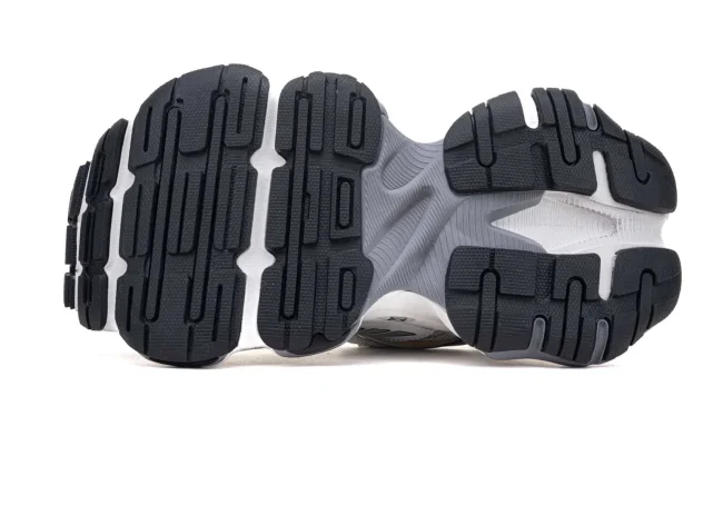 Balenciaga Cargo Sneaker in White/Grey