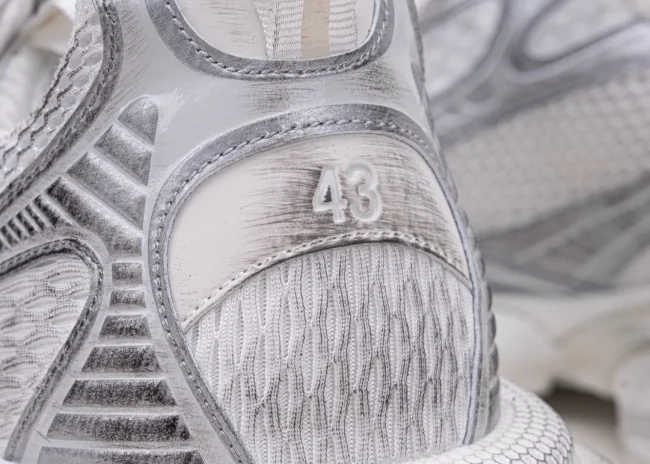 Men's 3XL Sneaker in Silver Grey