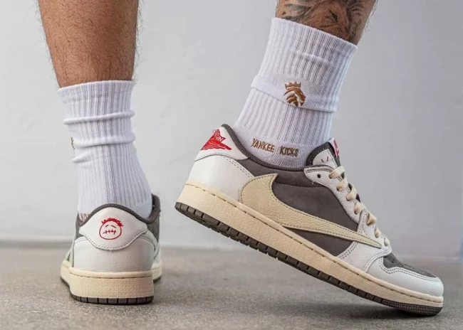 Travis Scott x Nike Air Jordan 1 Low OG”Reverse Mocha”