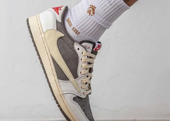 Travis Scott x Nike Air Jordan 1 Low OG”Reverse Mocha”