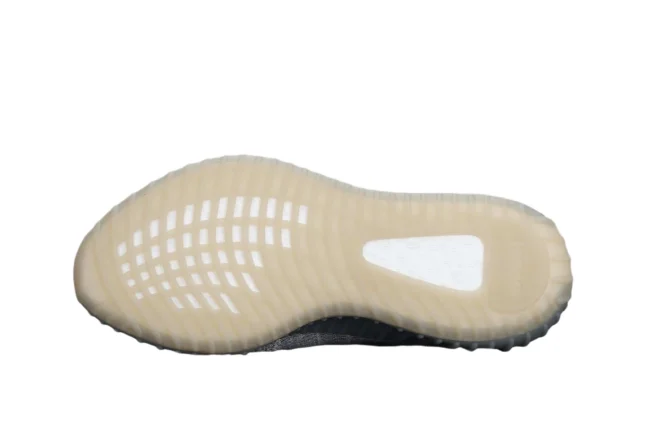 1747278918-XBOJfpWdBAJQ.webp Yeezy Boost 350 V2 Israfil